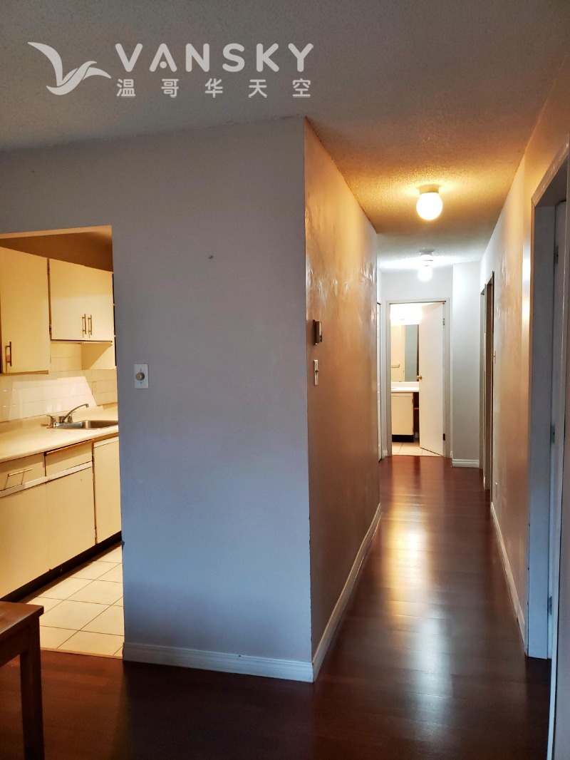 251205102505_8-2 hallway.jpg